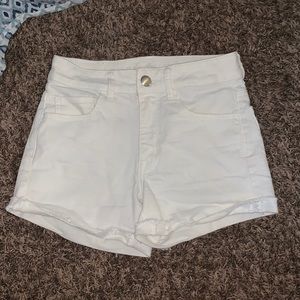 White American Eagle shorts